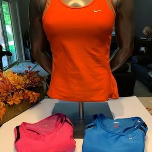 Nike sports tops - Size m